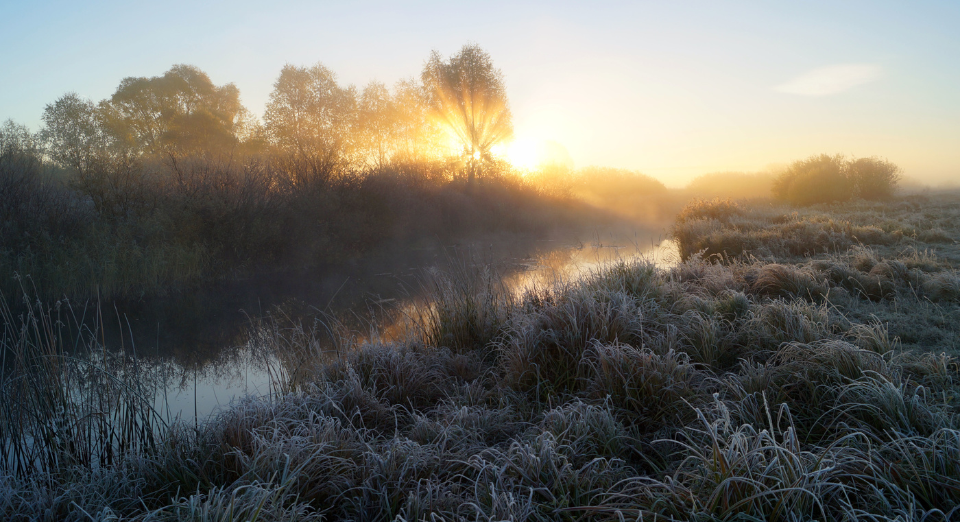 Речка, иней, туман