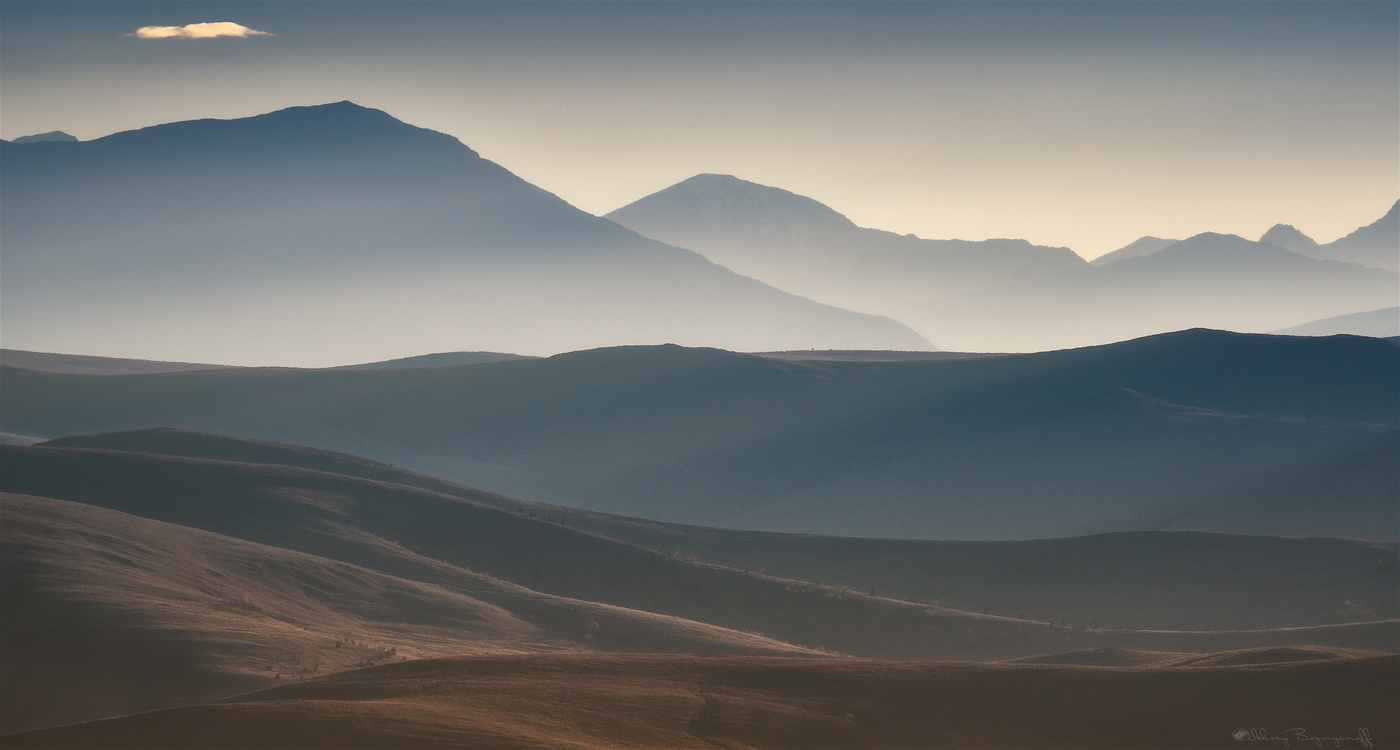 Таяли дали.