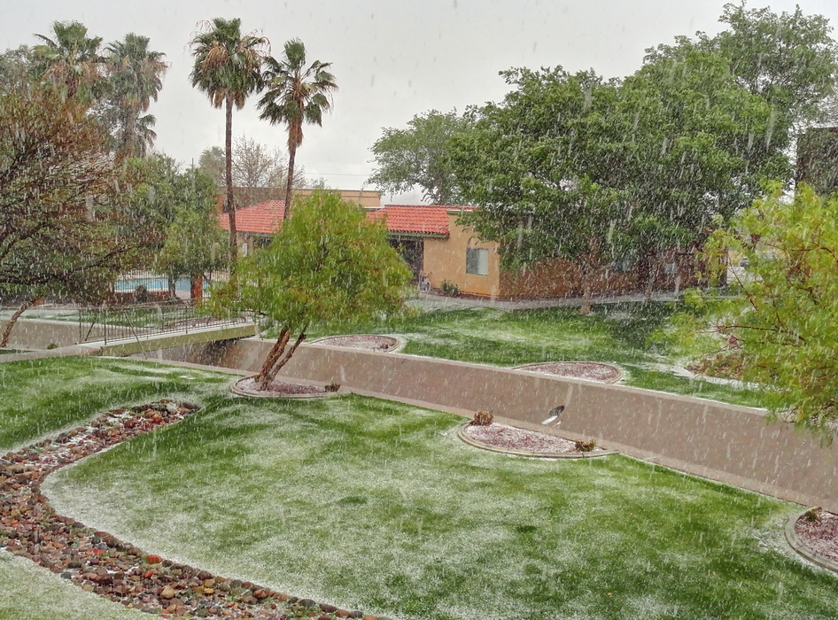 ждали дождь, явился град..