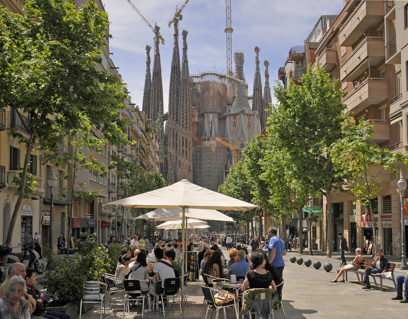 В городе Гауди