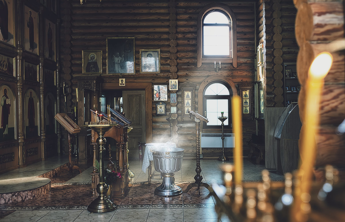 Церквушка из сруба.