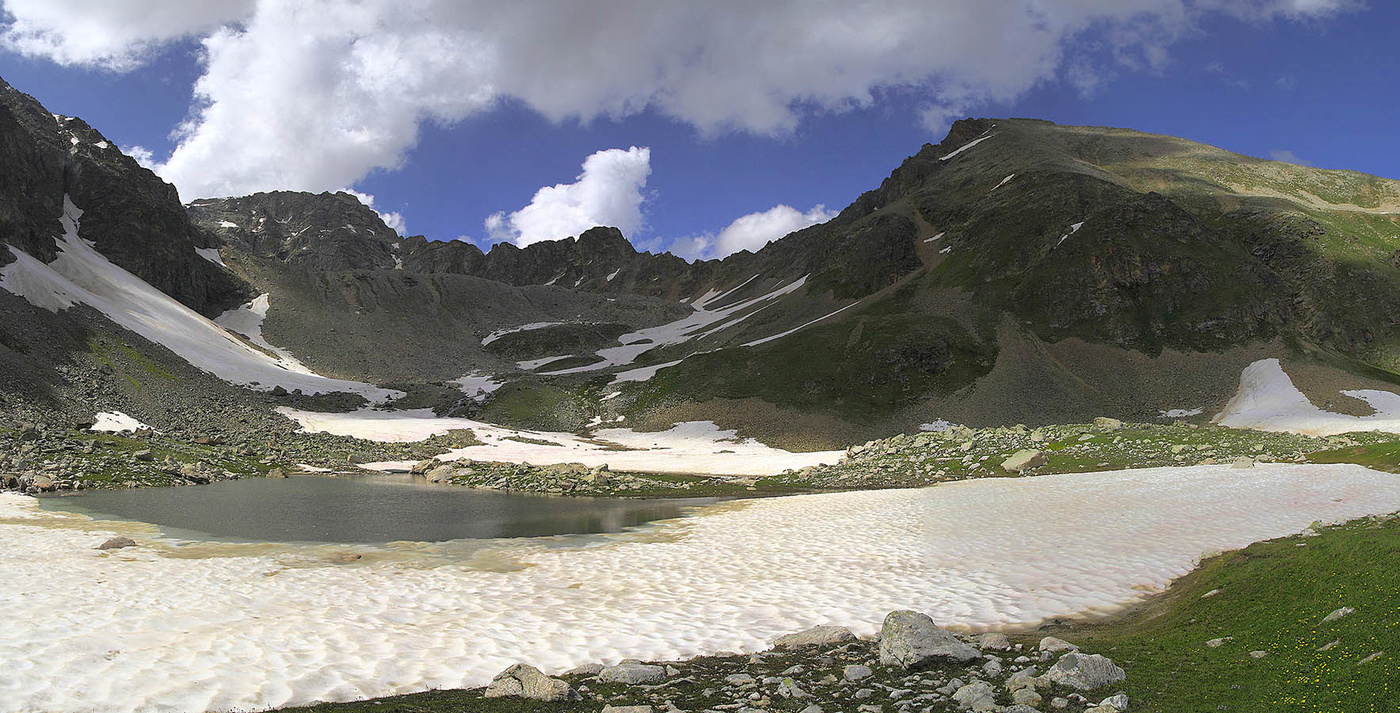 У перевала Беляева