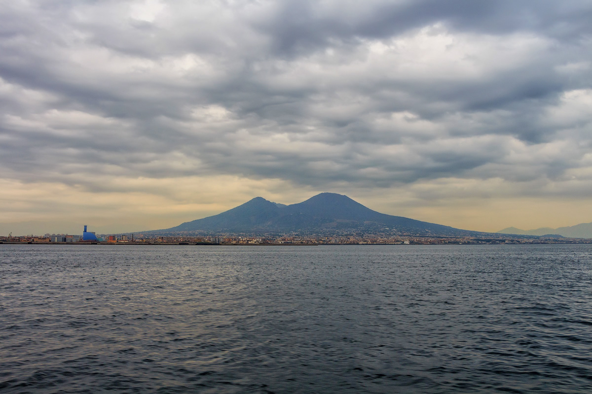Пока Везувий "отдыхает"....