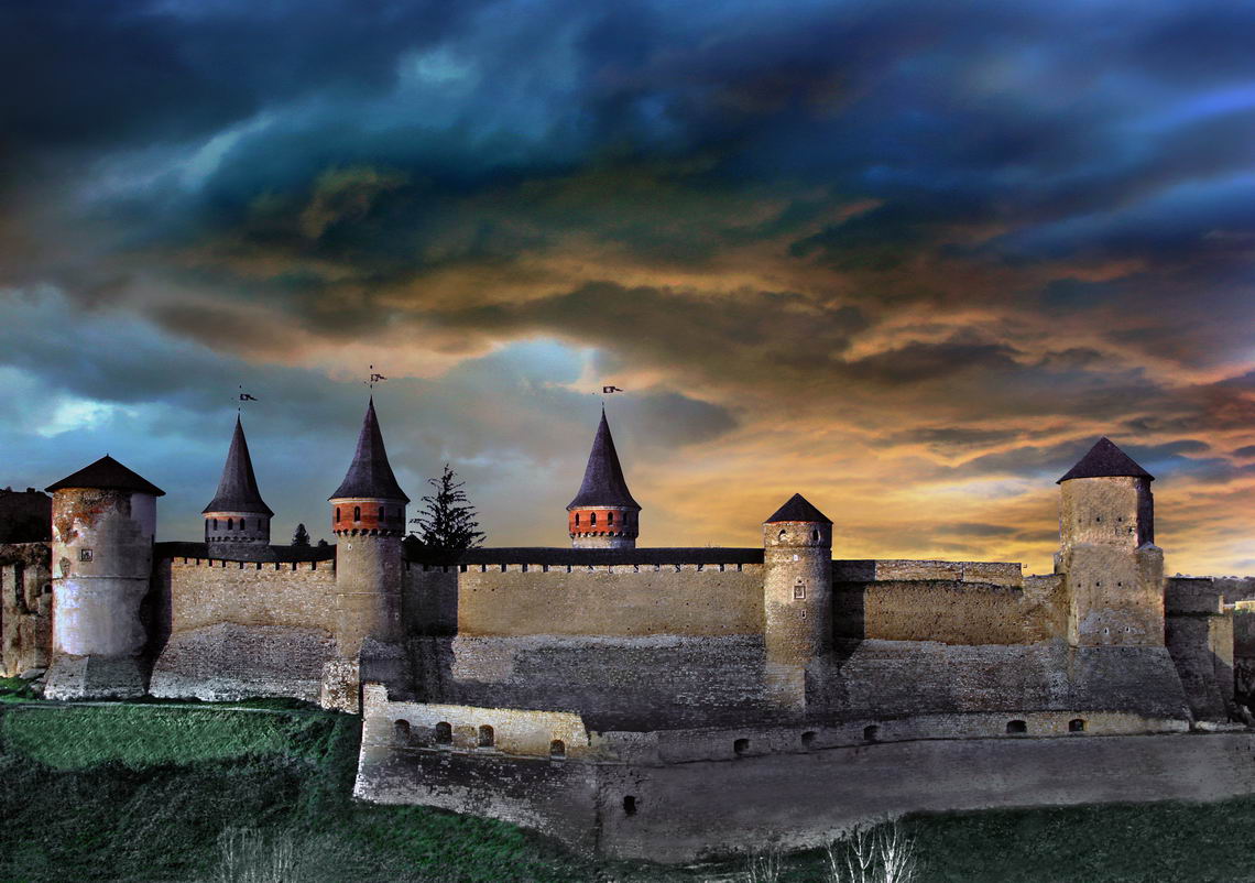 Сурово-живописный вечер в Каменец-Подольском