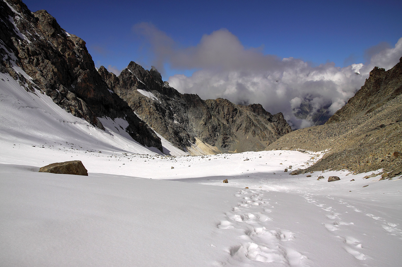 На леднике Укю