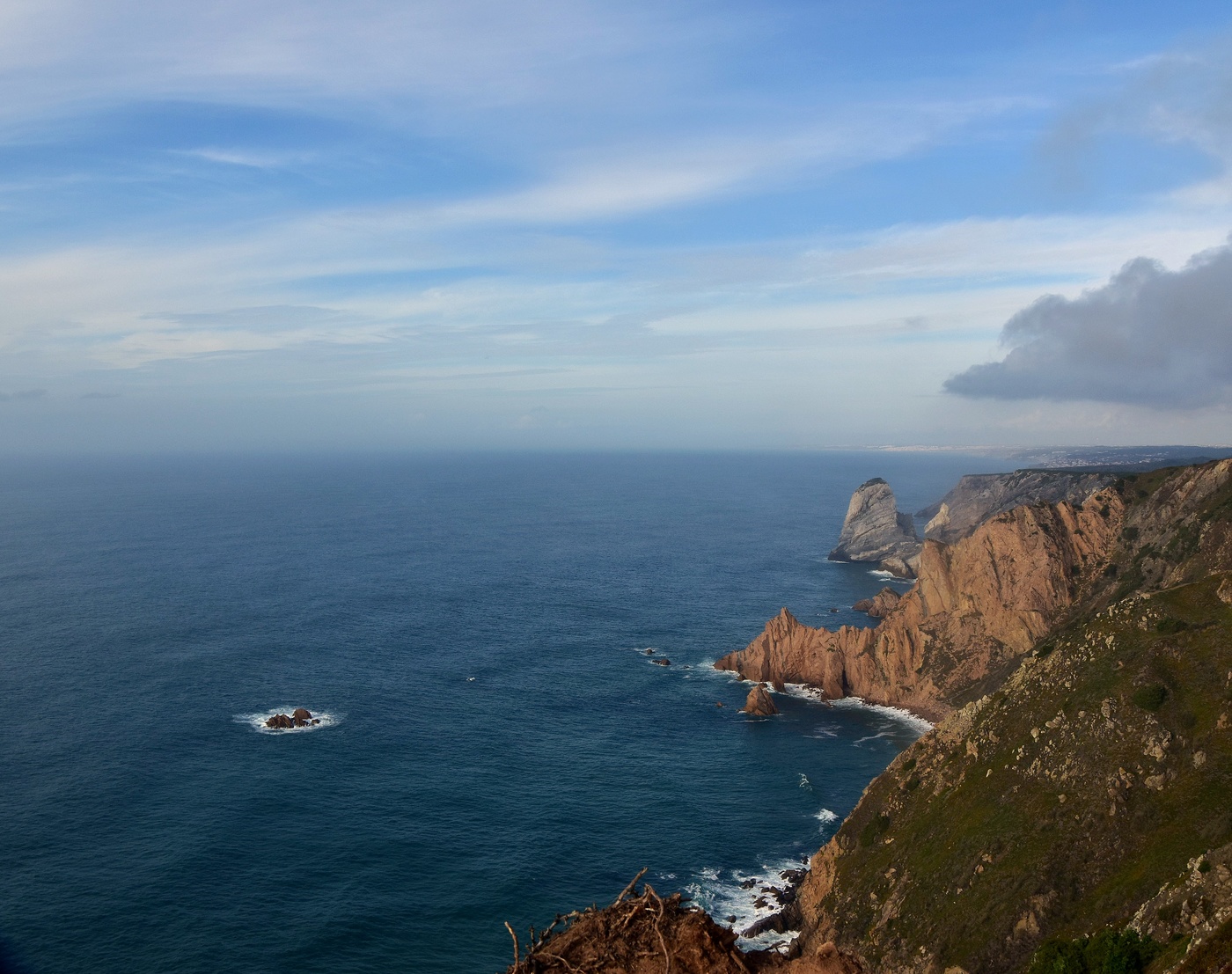 В седую Атлантику дверь..