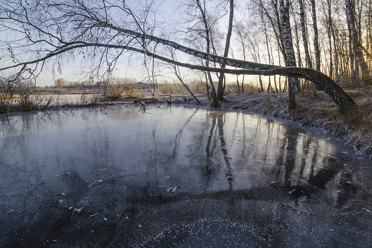 У осеннего зеркала