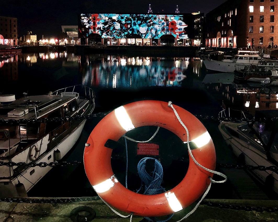 В Старом порту вечером.