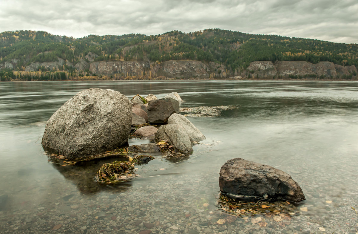 Берег реки...