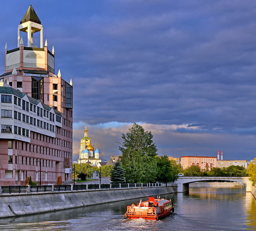 Космодамианская набережная и Водоотводноой канал (Московские набережные)