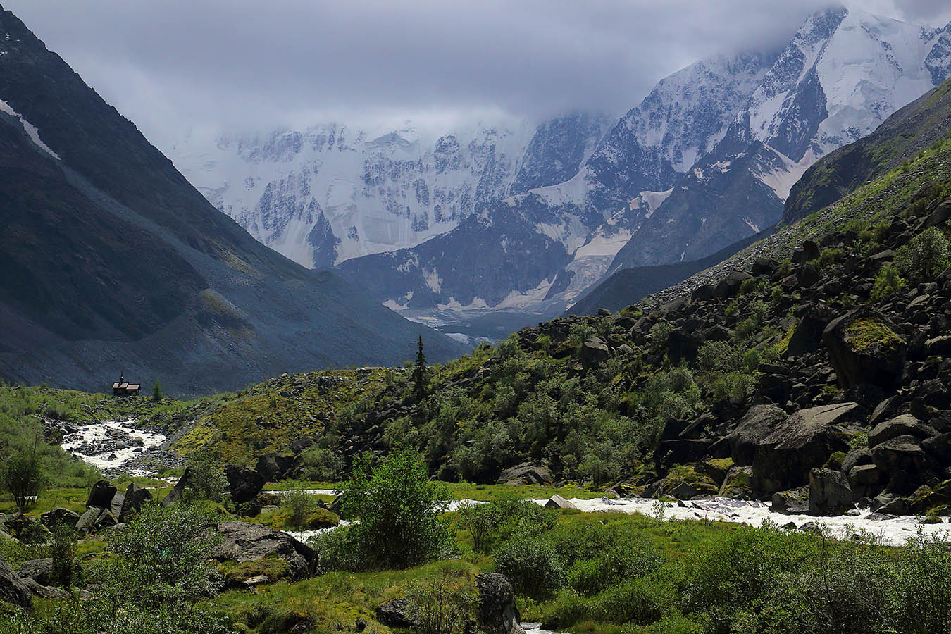 У Аккемской стены