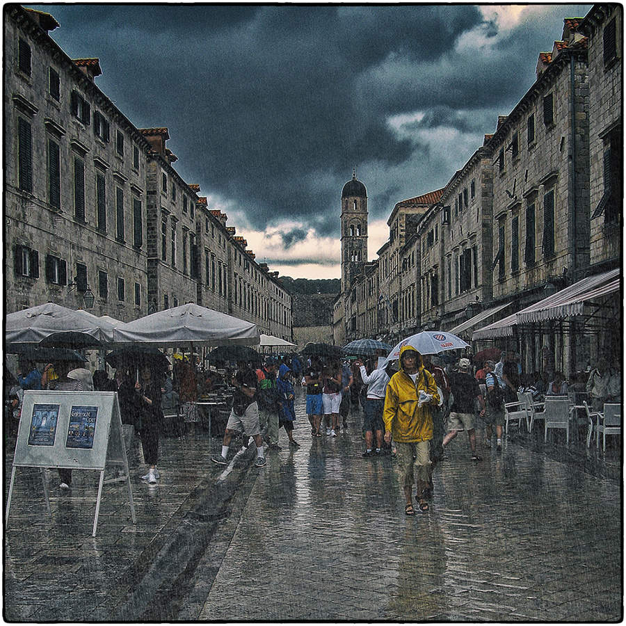 Что нам дождик проливной?