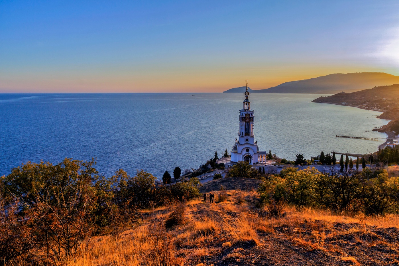Тихий вечер спустился неслышно...
