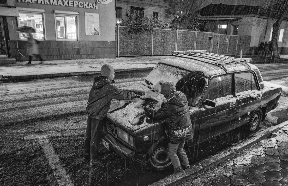 "Похитители" снега.