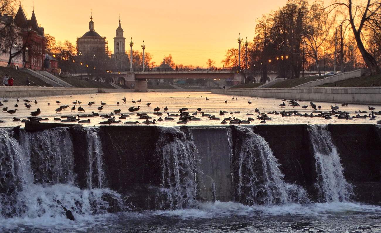 Декабрьским вечером в городе