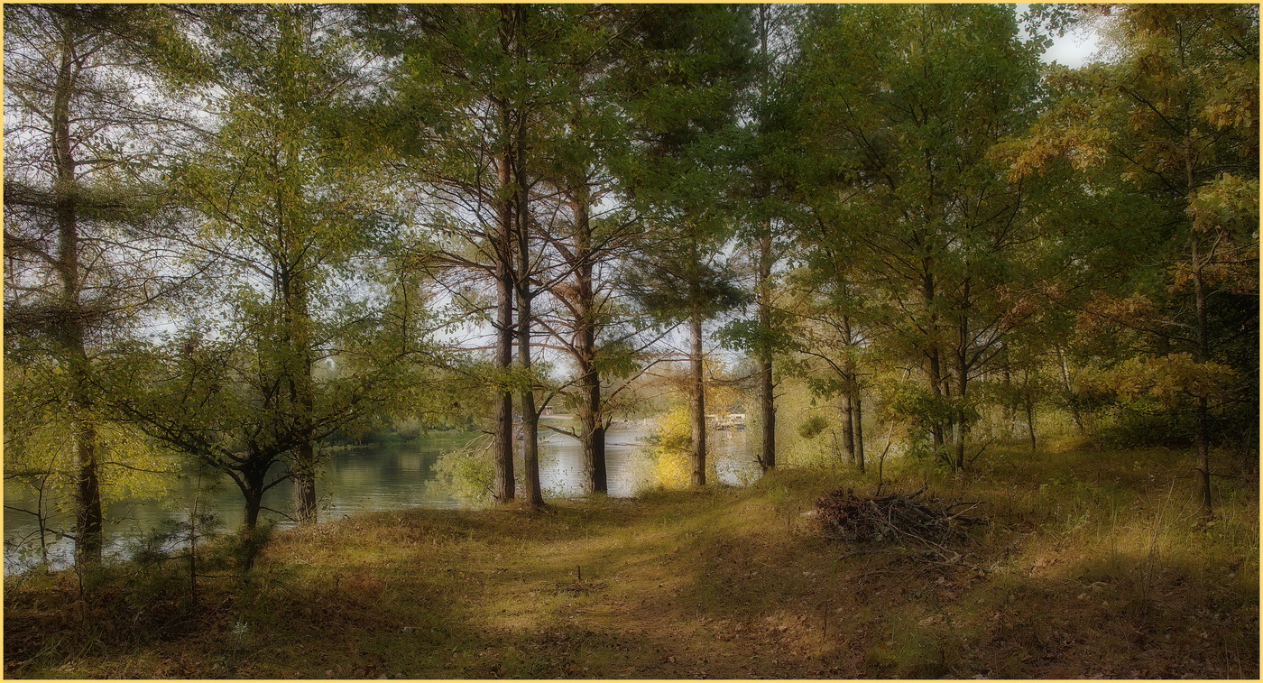 Уходит Осень, медленно,красиво...