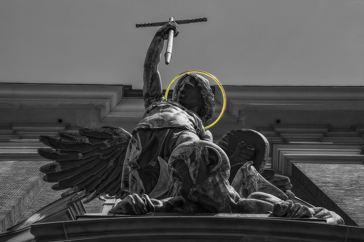 Святой Архангел Михаил