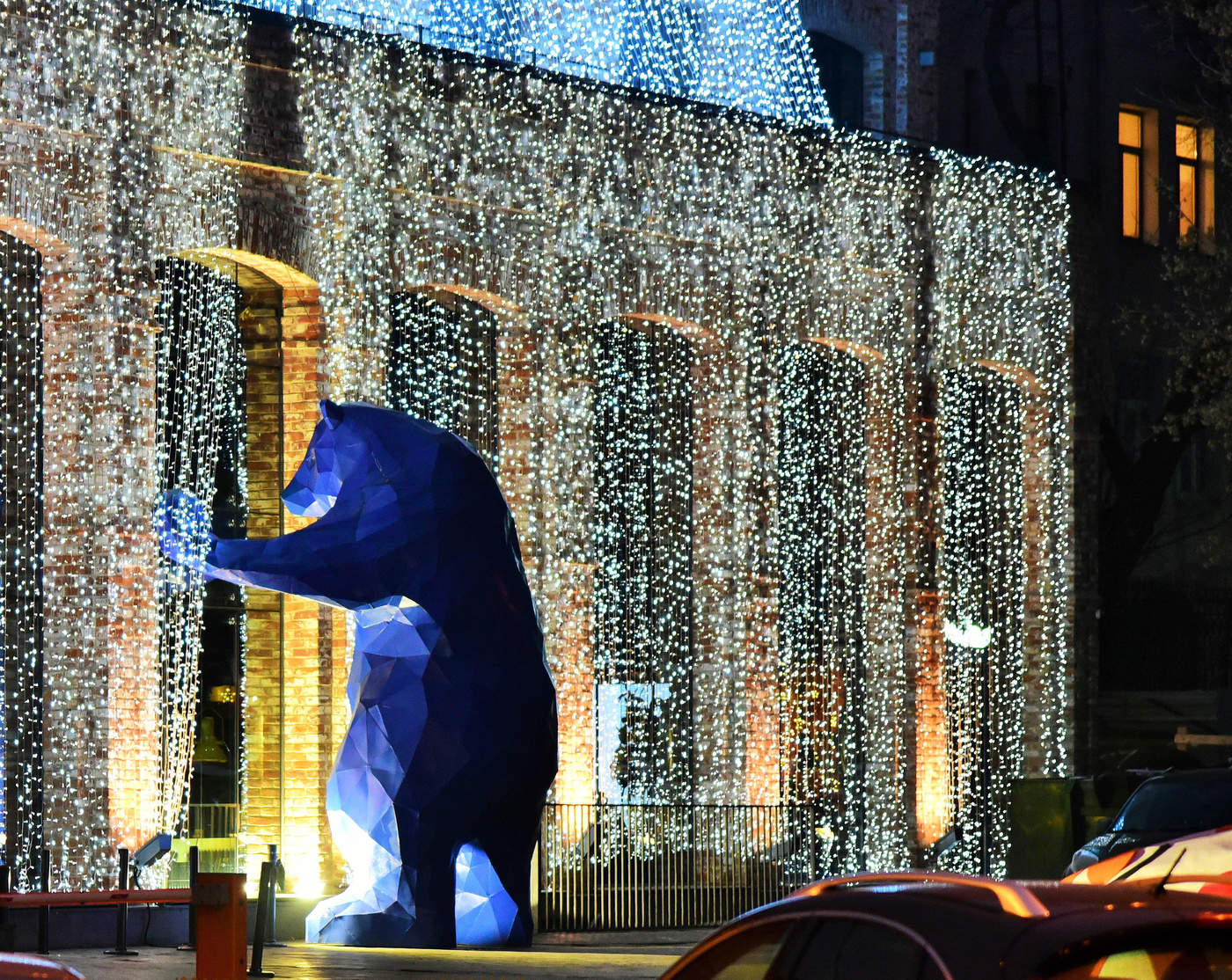 Никто не хочет быть одиноким в Новогоднюю ночь...