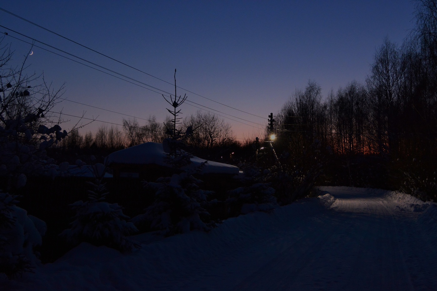 "Был тот усталый час заката ..."