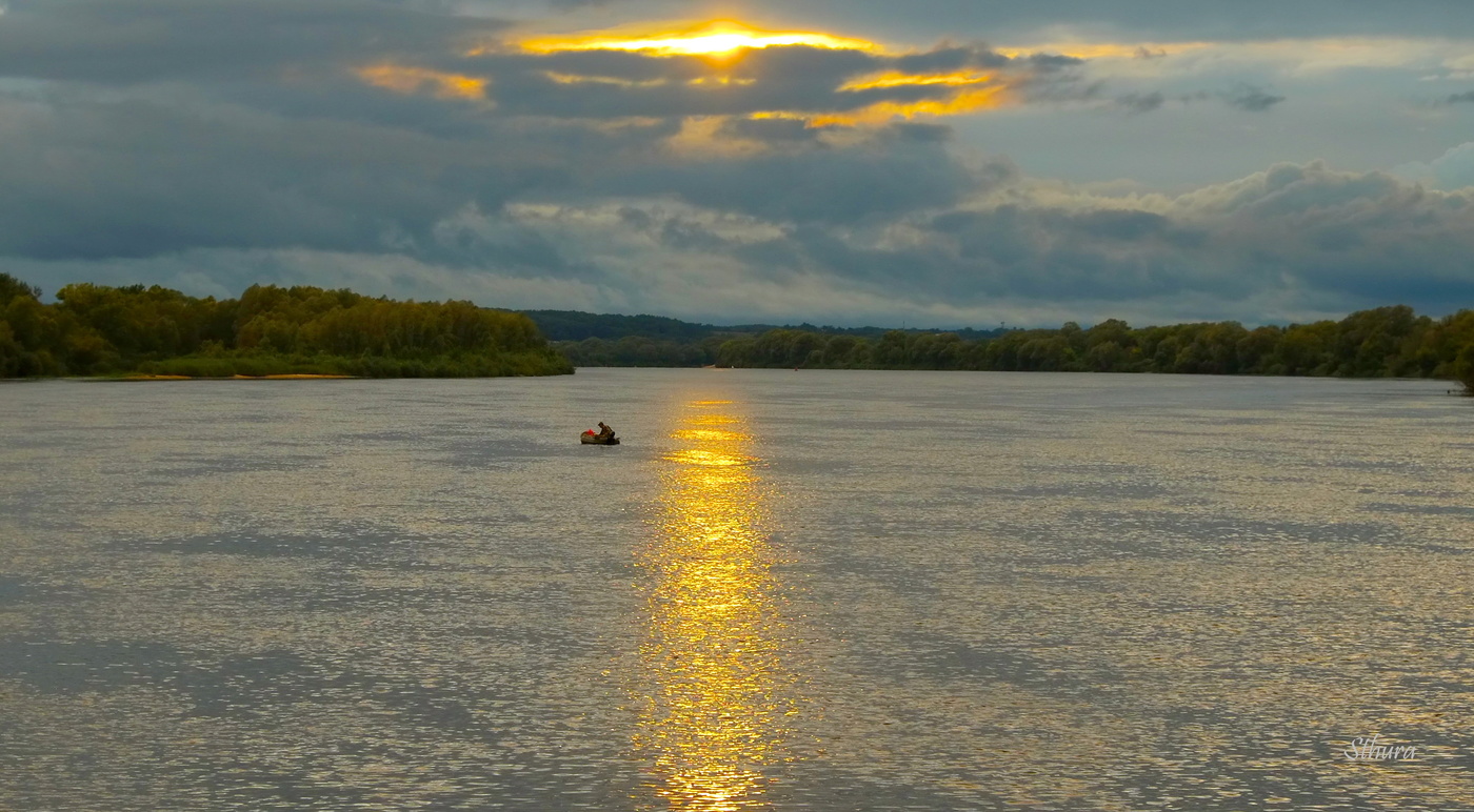 Одинокий рыбак.