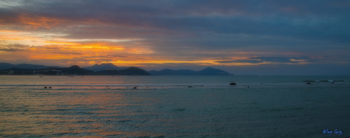 Огонь и синева небес....