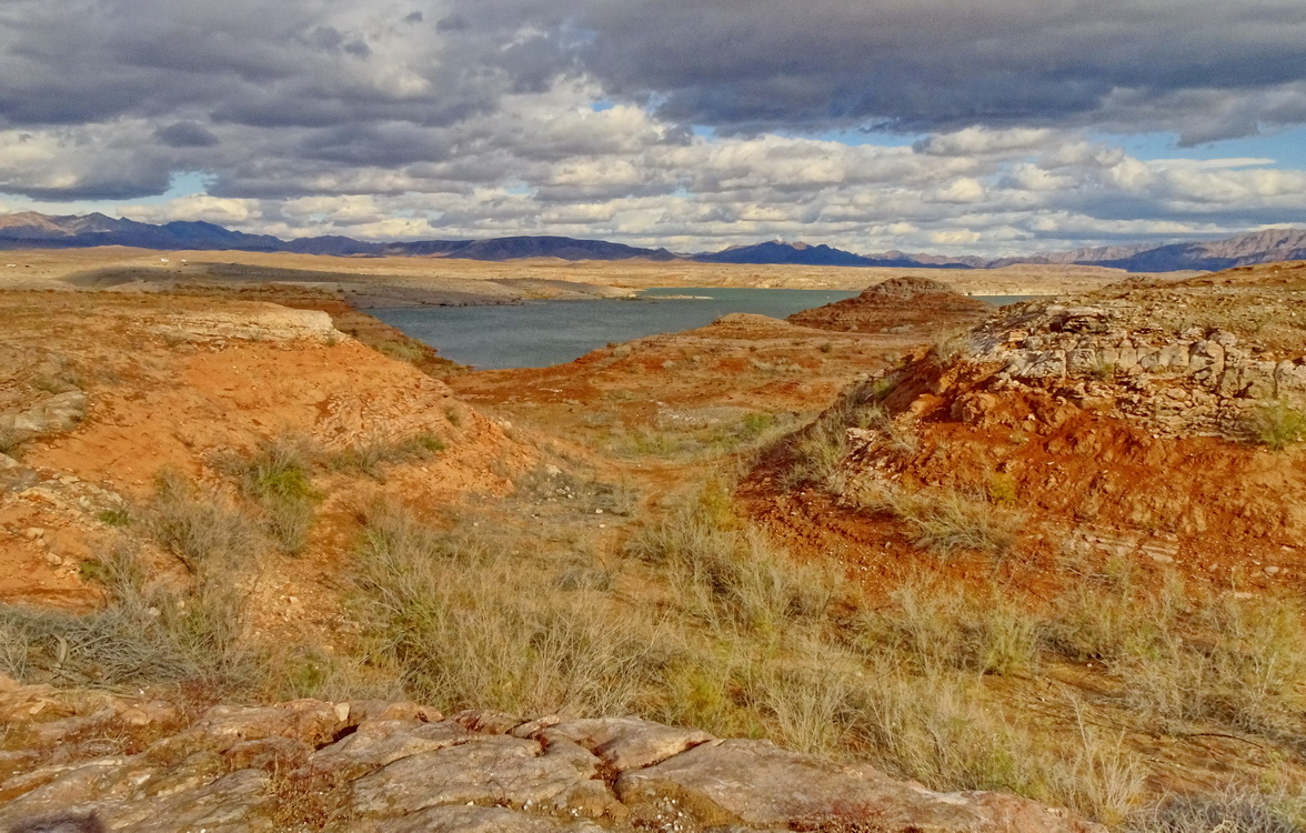 Невада. Озеро в пустыне