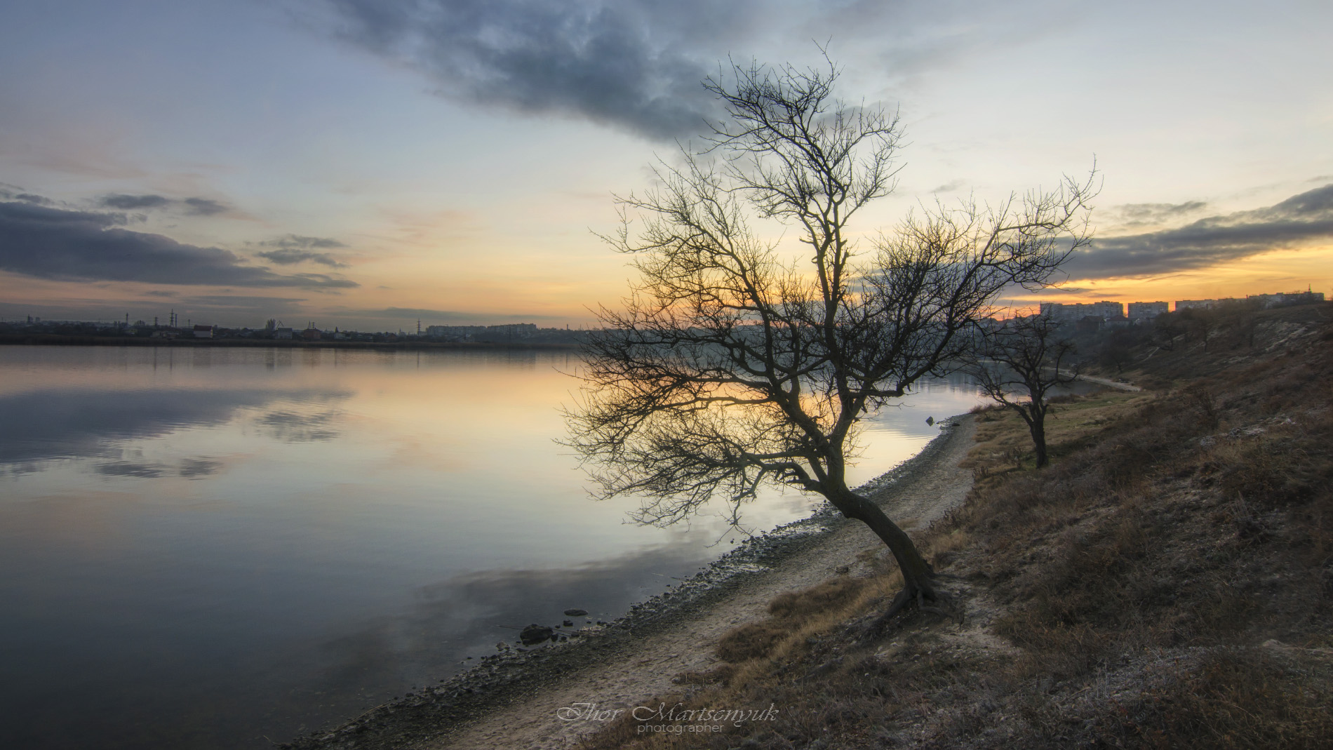 ruhig Sonnenuntergang