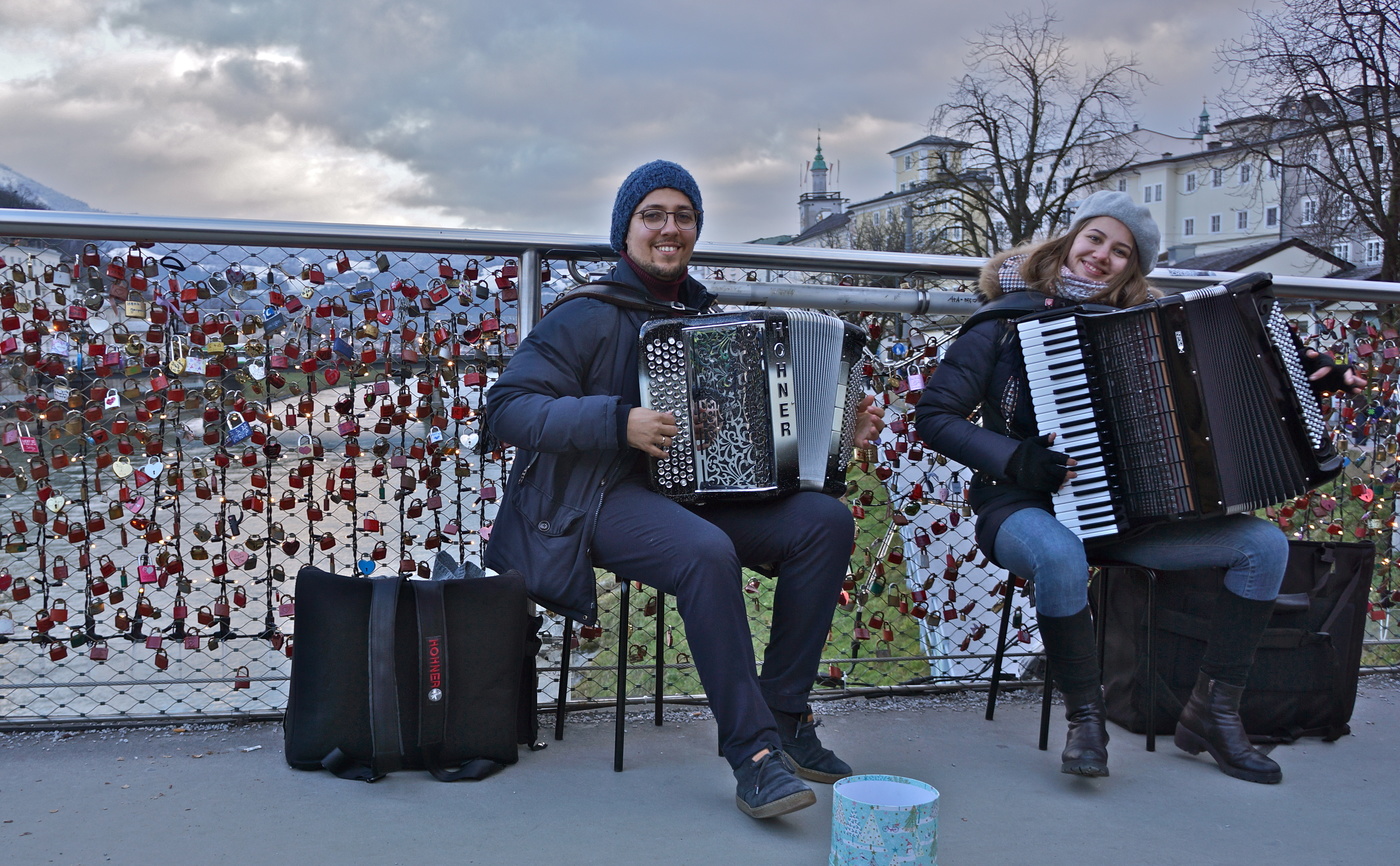 «Наши зажигают!» :)