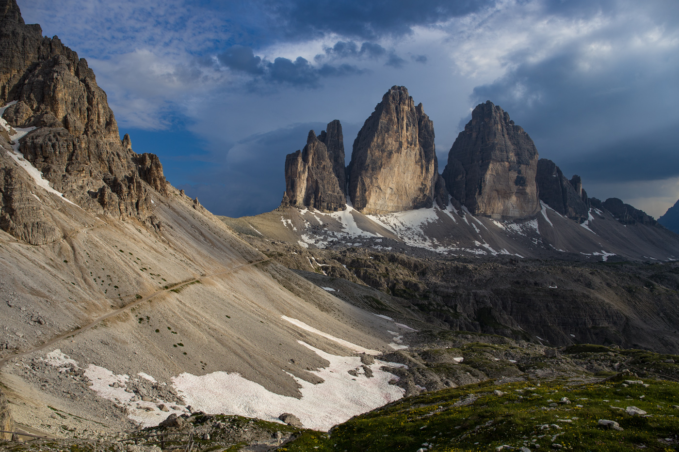 Снег и лето