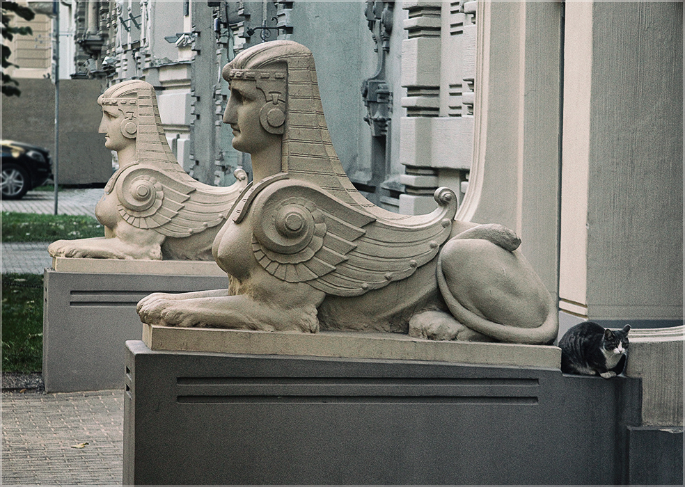 Бедный родственник