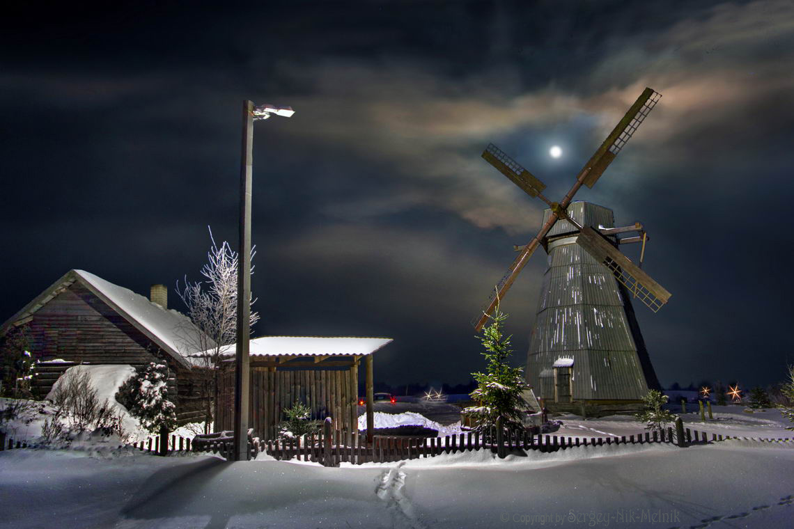 Лунное ЗНАМЕНИЕ над мельницей