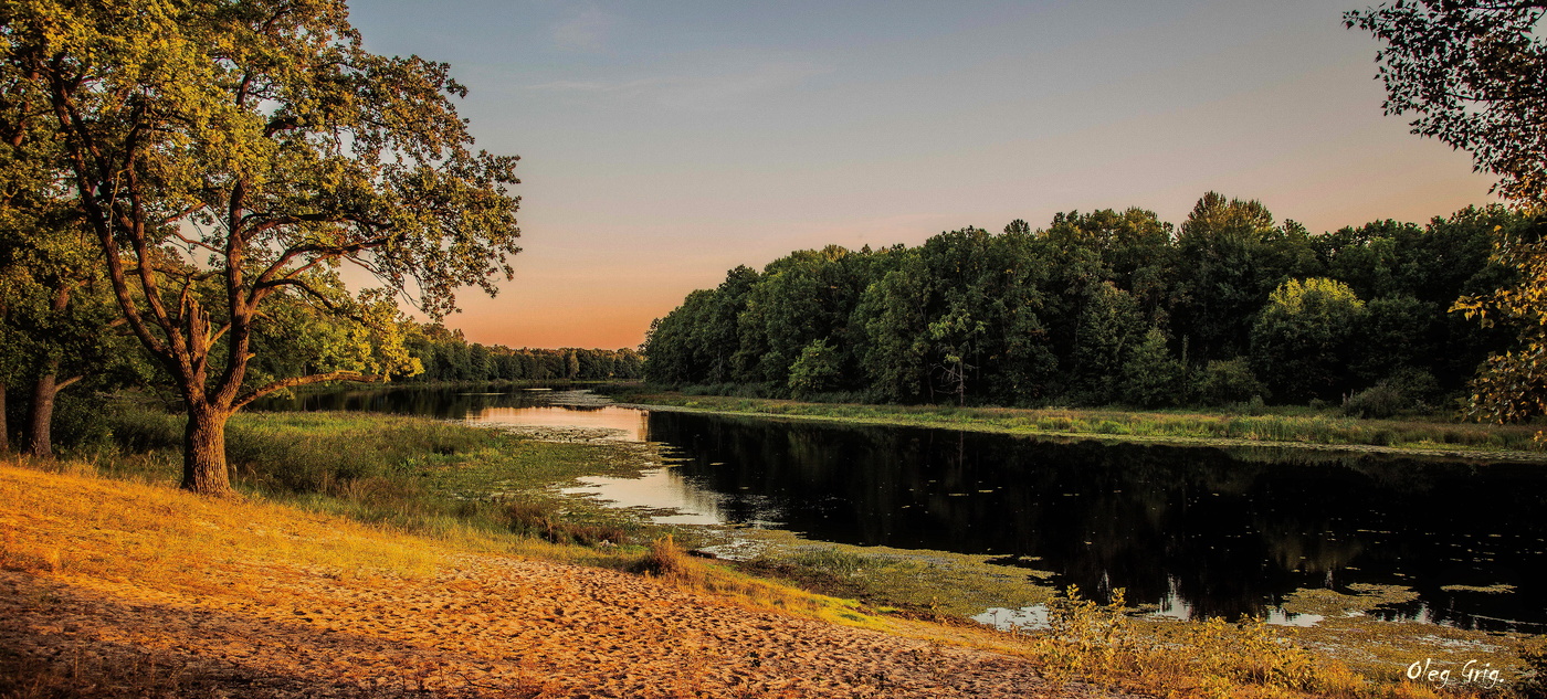 Озеро в тихом,вечернем огне...