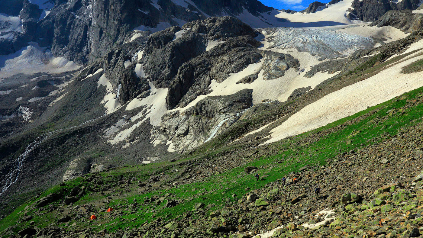 У ледника Мырды