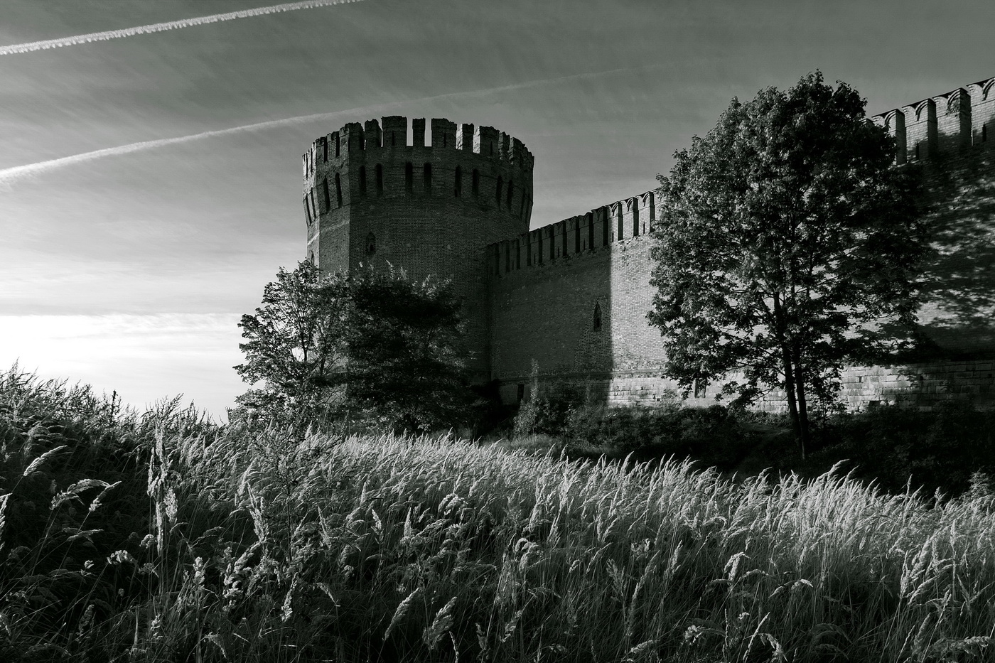 Древние стены.