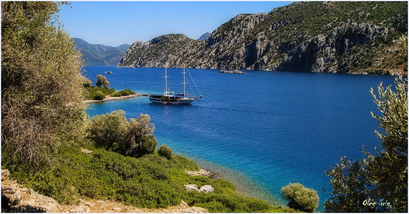 Когда бросают в тихих бухтах якоря...