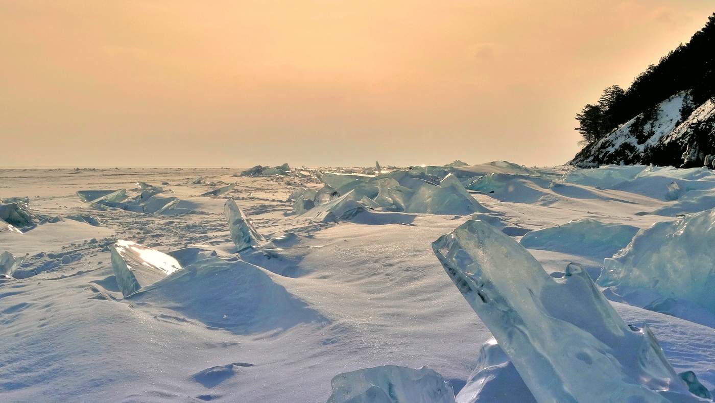 Вечерний свет на торосах