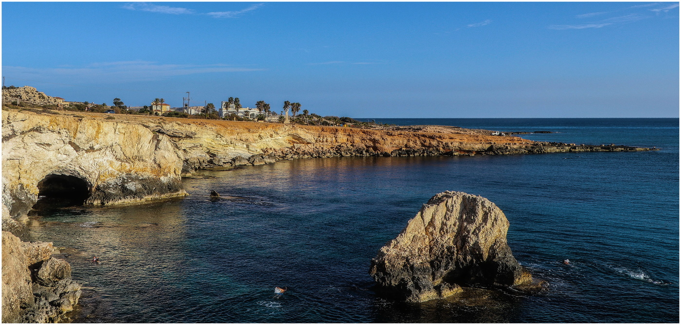 Приют у теплых берегов...