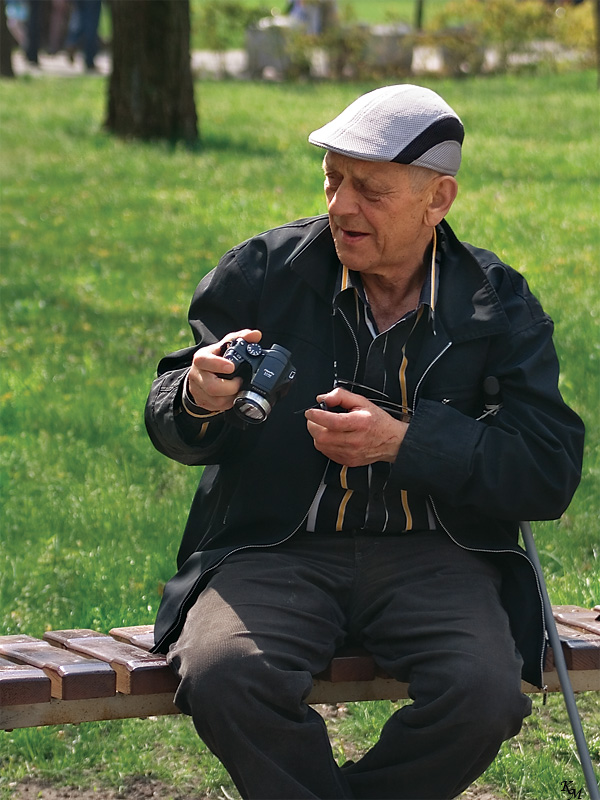 Чем бы дитя не тешилось.... :)