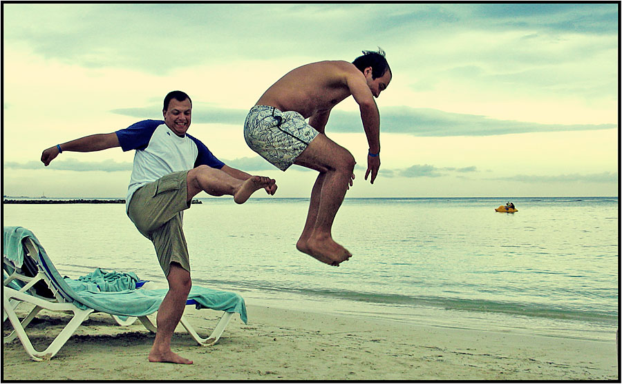 Пшёл вон с нашей песочницы!