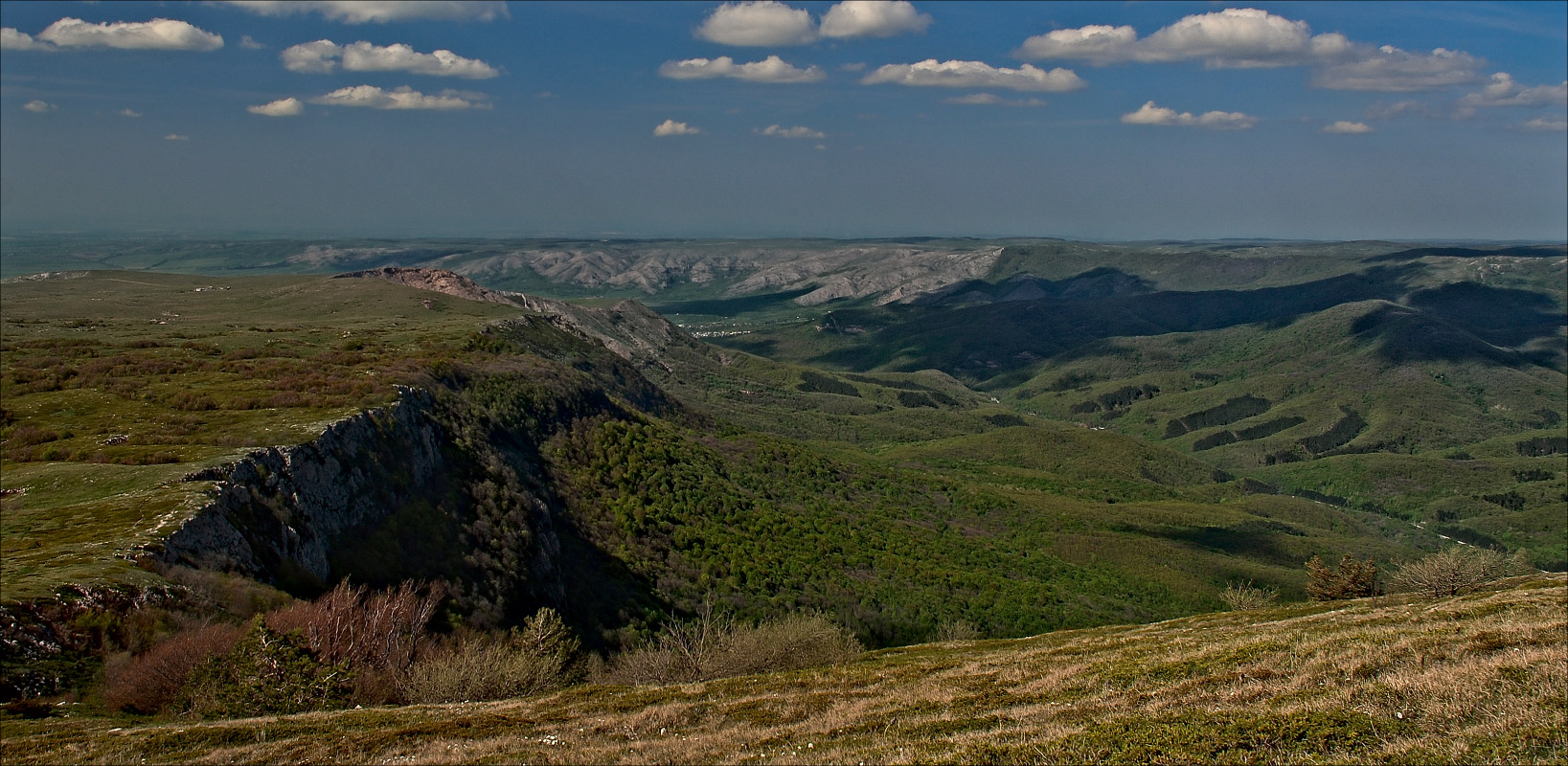 Тиссовое ущелье.  Вид с Чатырдага