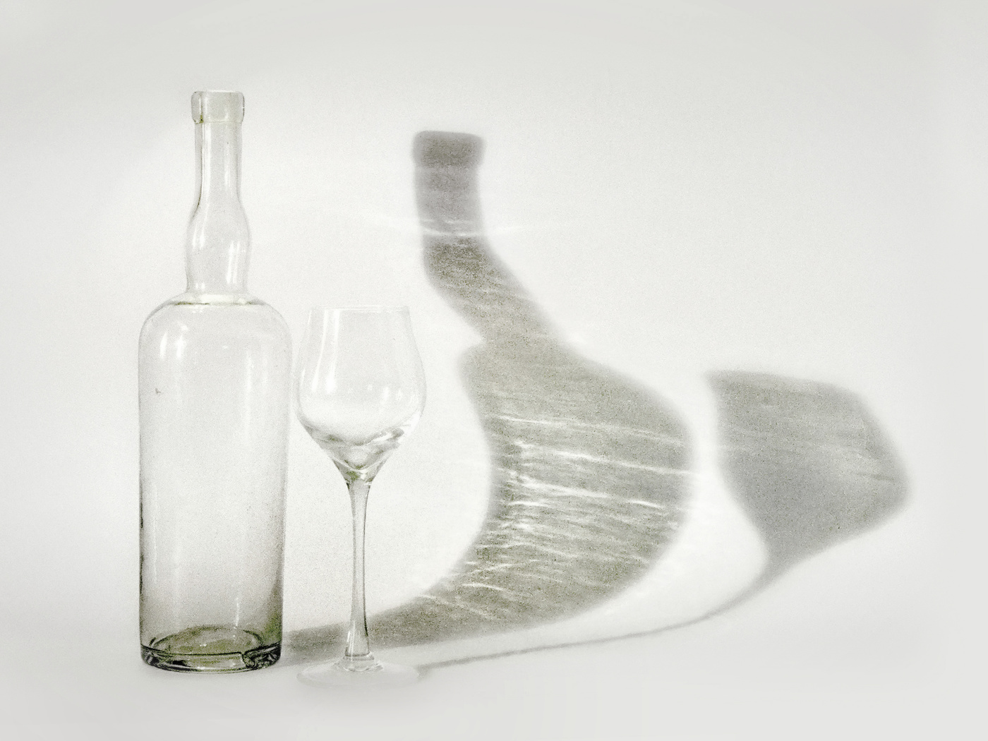 натюрморт с кривыми тенями