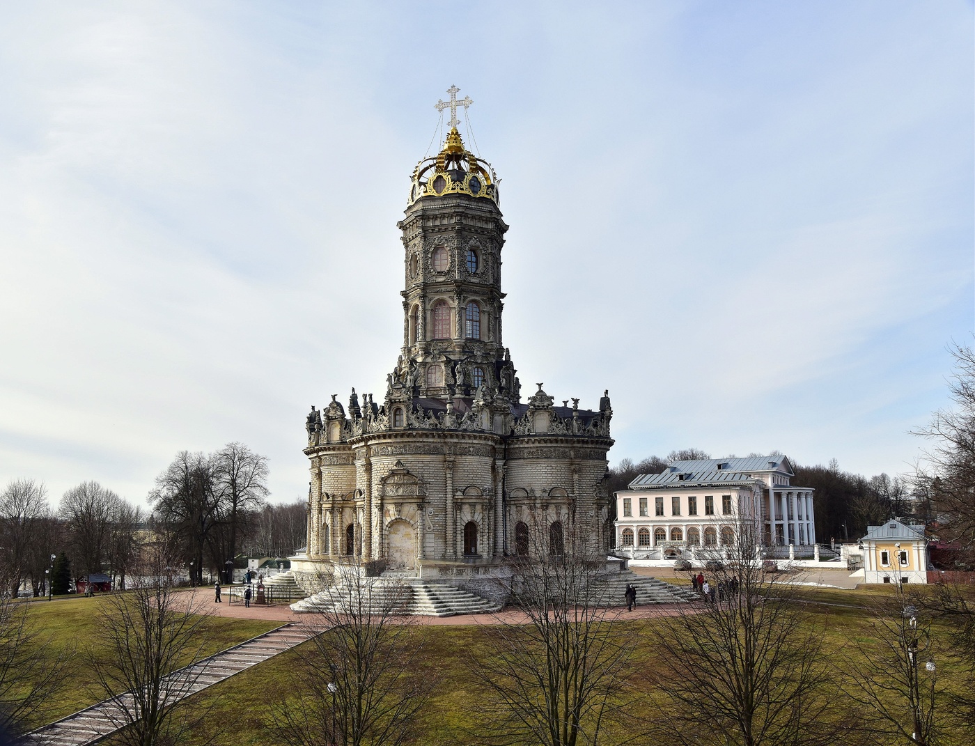 “Коронованный” храм