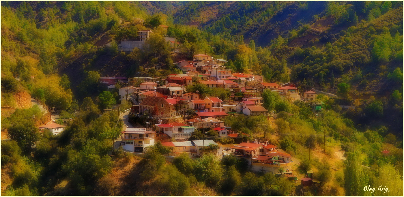 Пришла царица Осень в горы...