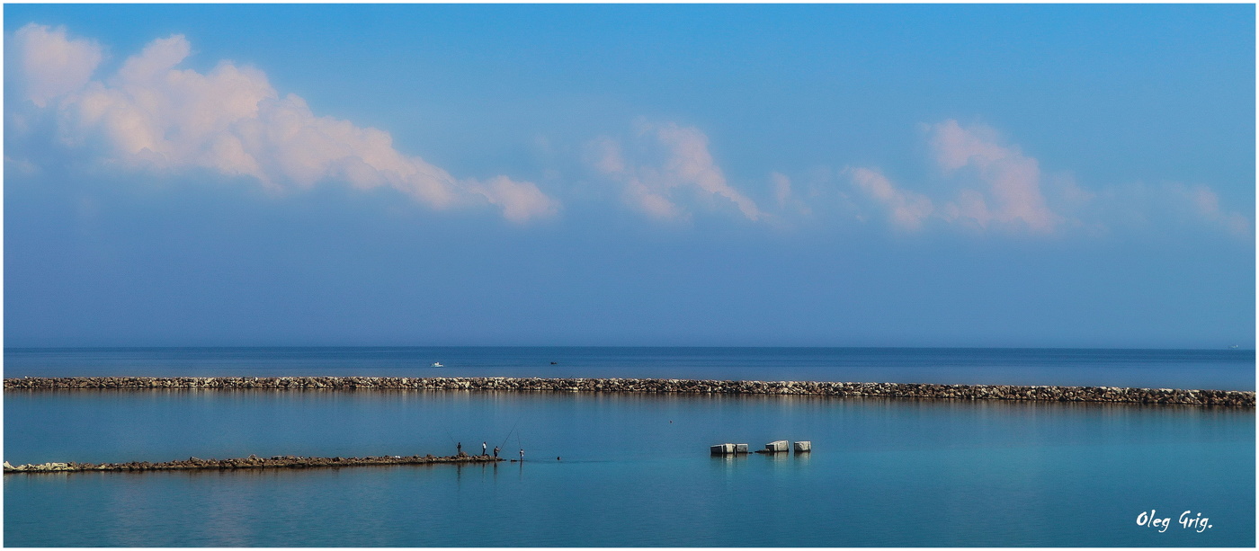 В тихой бухте.