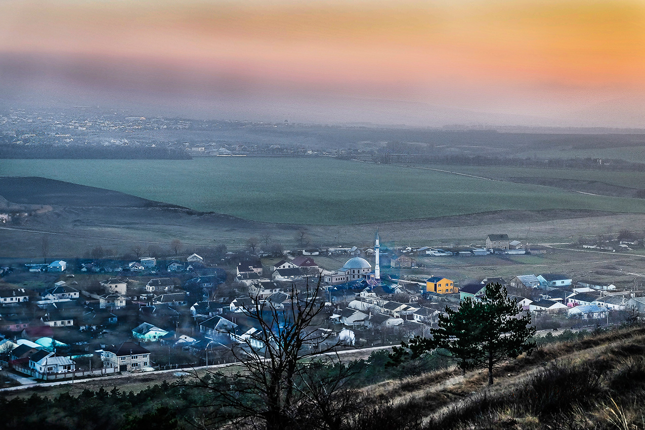Мечеть и туманные Дали