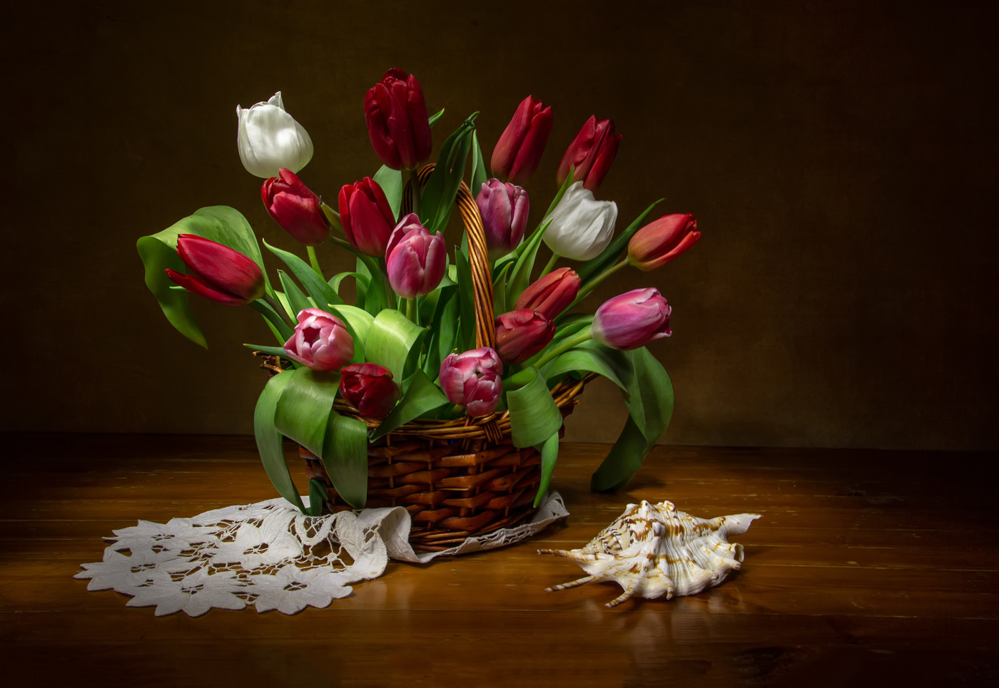 С праздником, милые дамы!