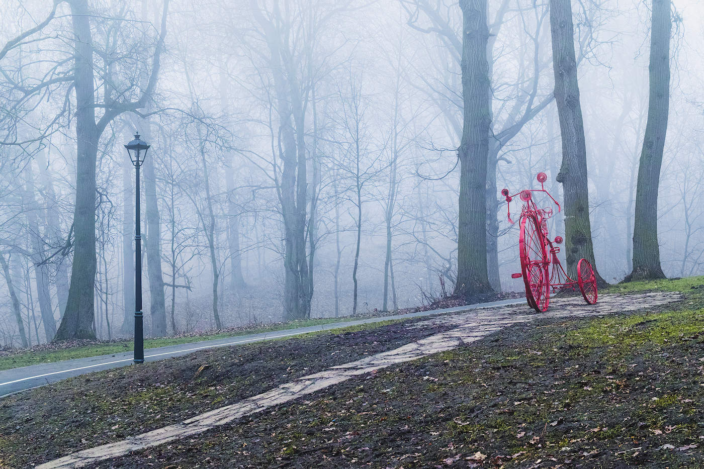 Вот что-то с горочки спустилось