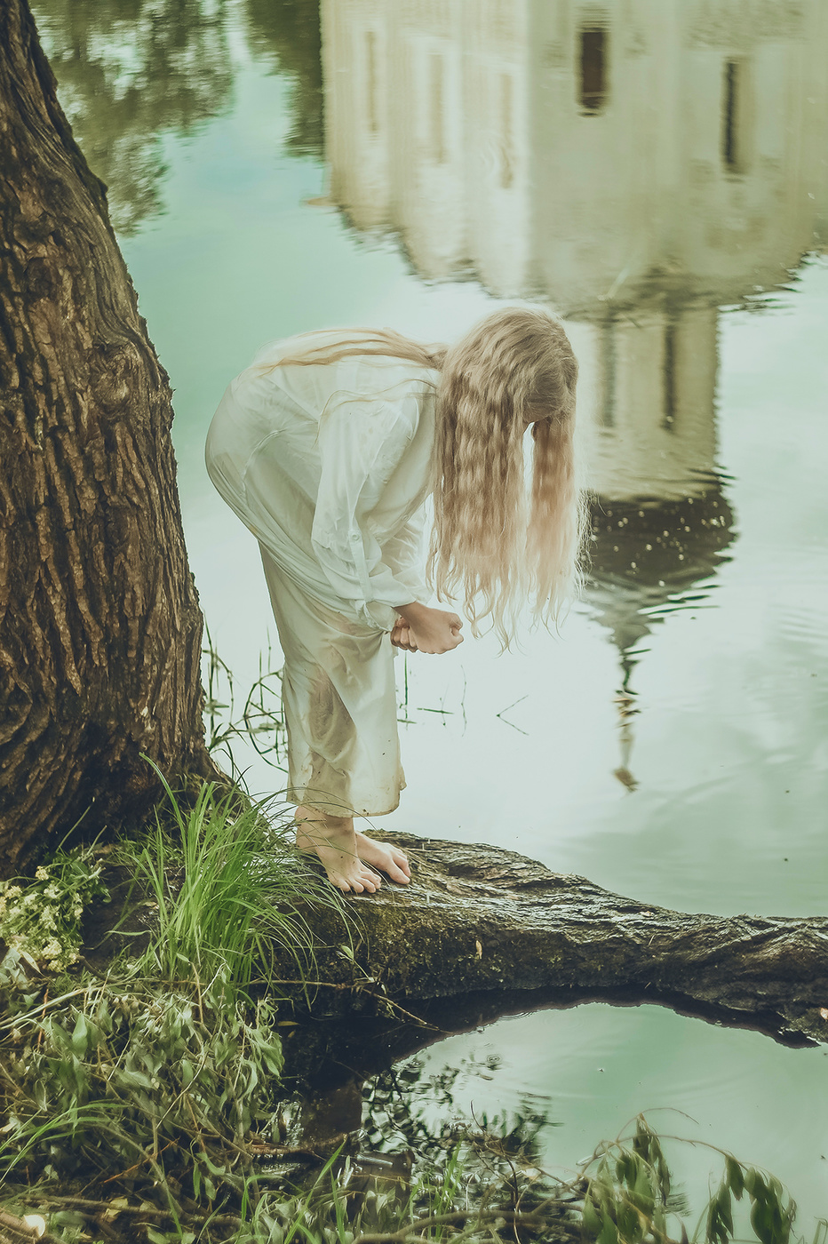 у храма Покрова