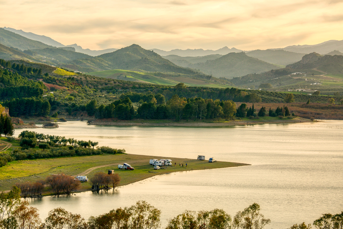 Вечер на озере