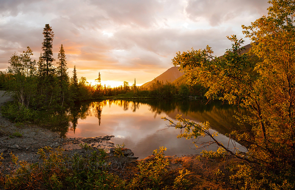 Рассвет на озере